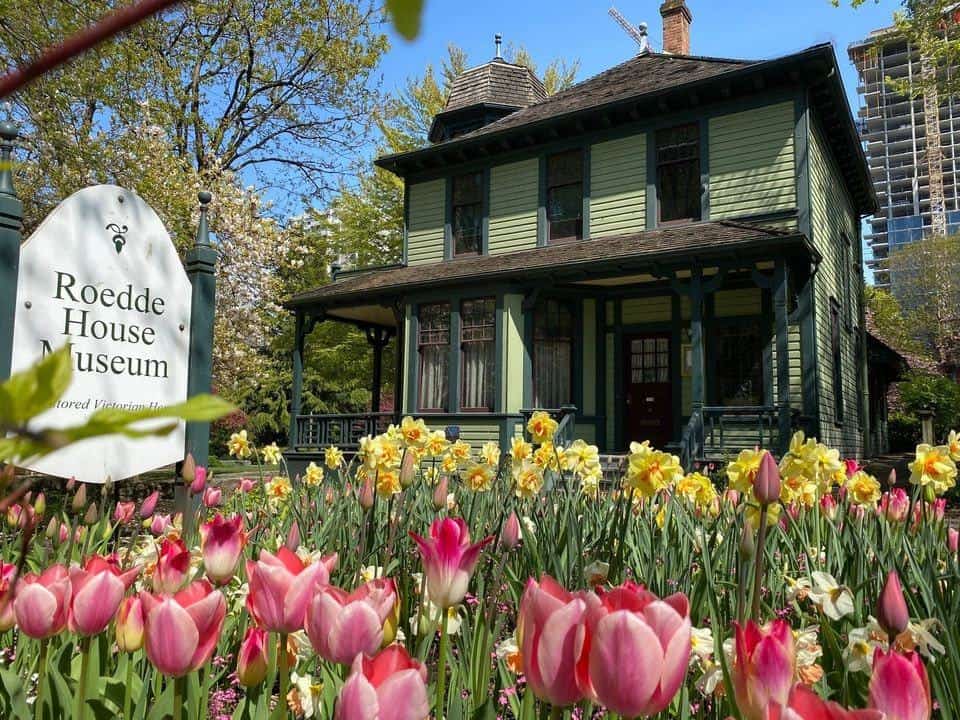 Visit the Roedde House Museum