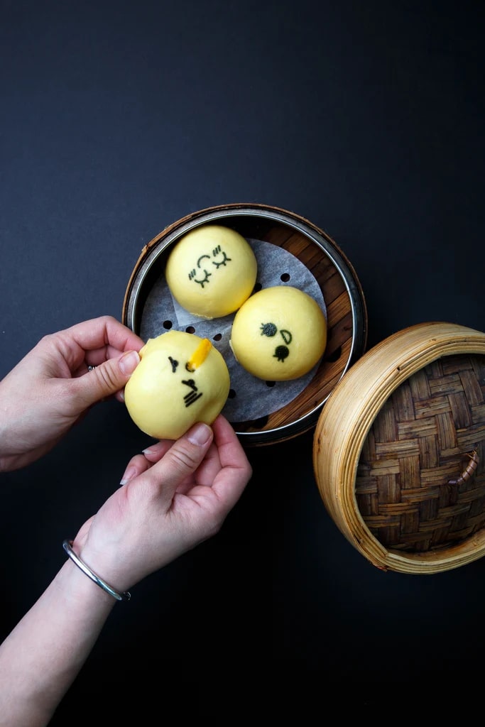 Creamy egg yolk buns