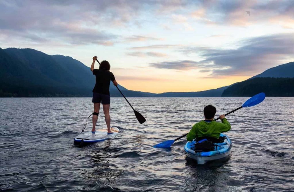 Paddle along the Alouette Lake